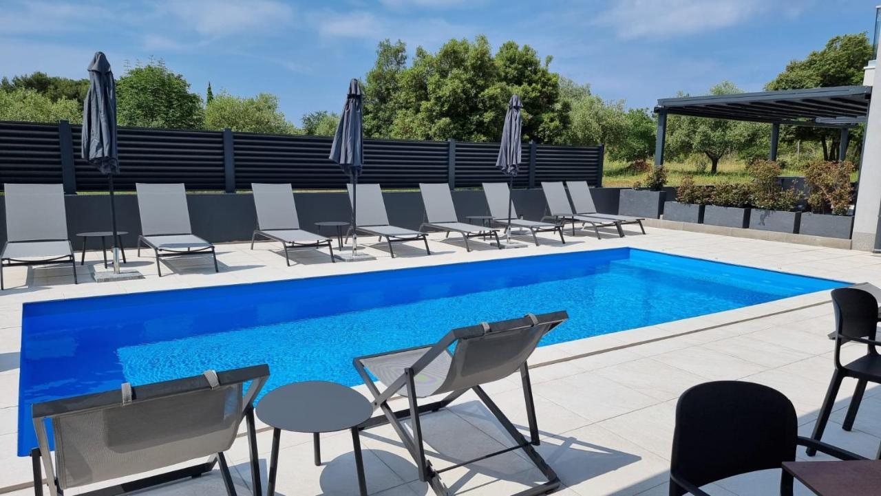 Luxury Residence Levante Ровінь Екстер'єр фото